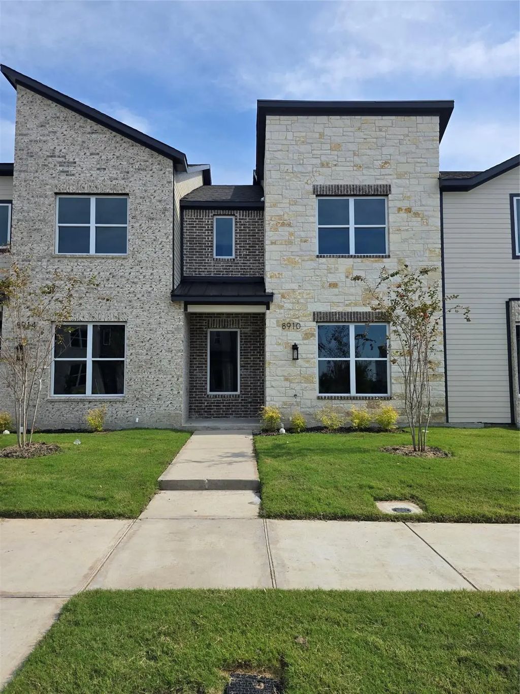 8910 Lowell Street, Rowlett