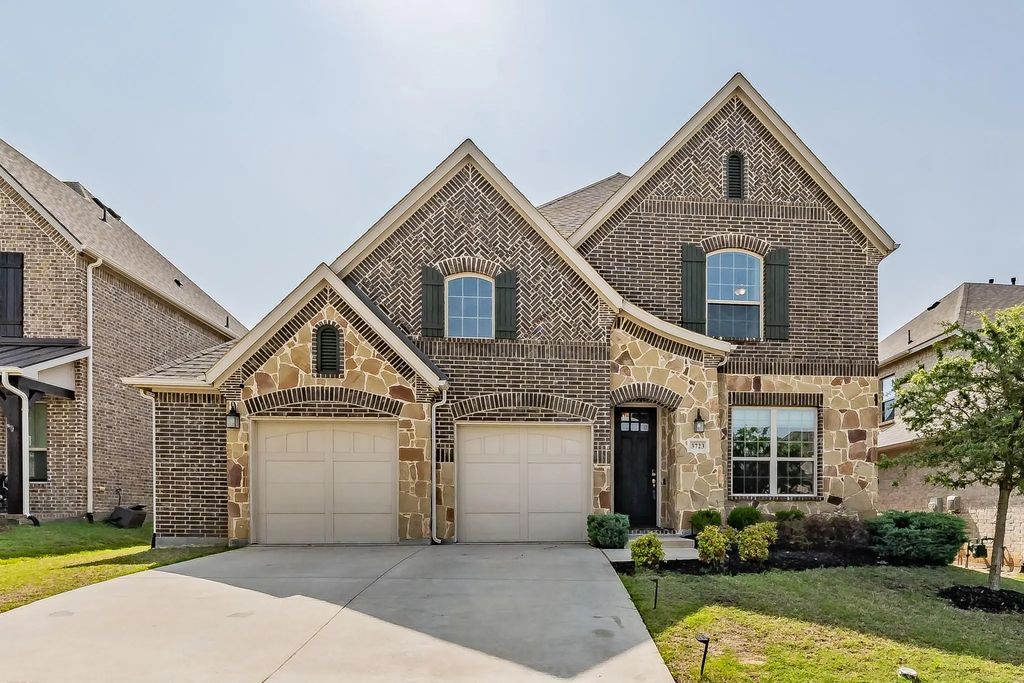 3723 Birch Wood Court, Northlake