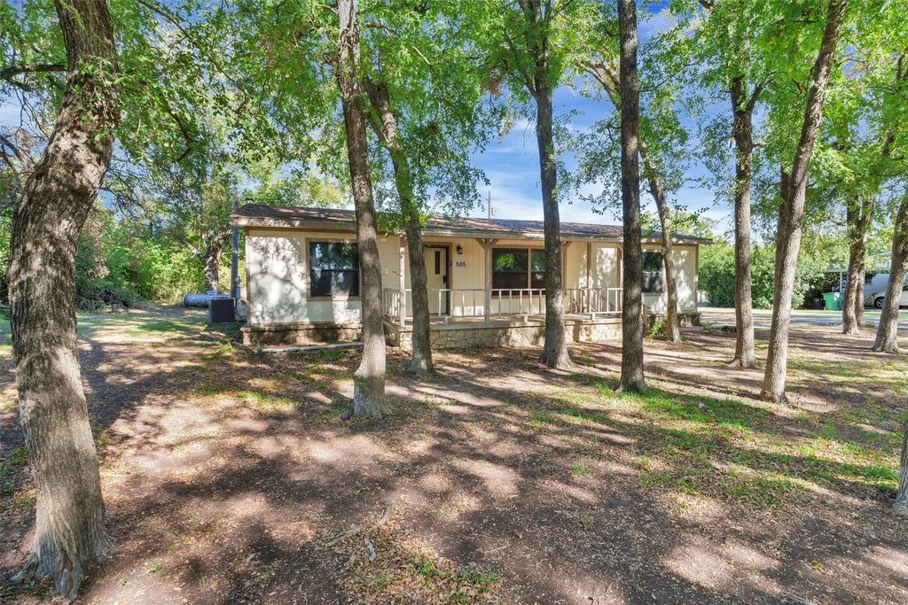 505 Cedar Lane, Tolar