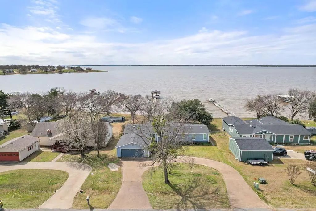 10254 Northlake Circle, Kemp