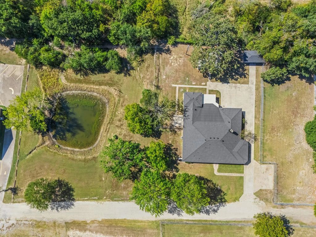 1302 Rose Hill Road, Terrell