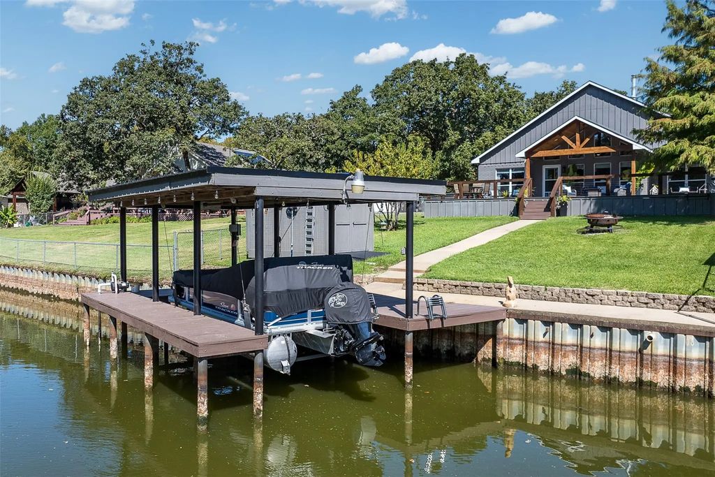 127 Rueda Encina Street, Gun Barrel City