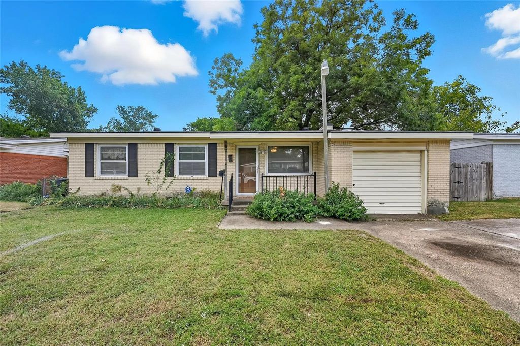 3130 Healey Drive, Dallas