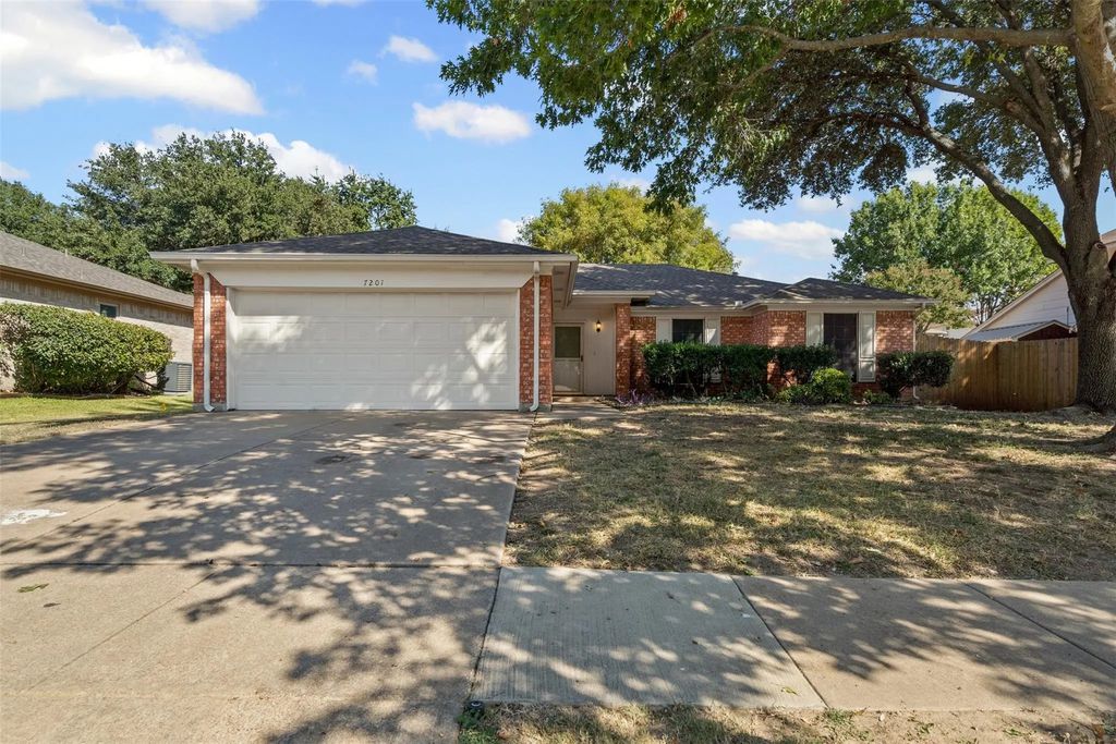 7201 Royal Oak Drive, Benbrook