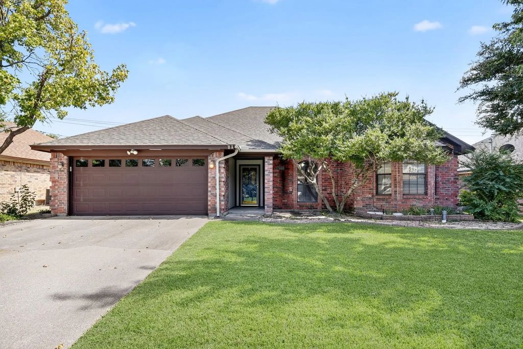 7440 Meadowview Terrace, North Richland Hills