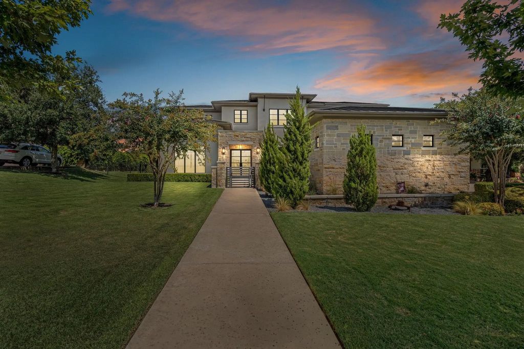 9404 Palencia Court, Fort Worth
