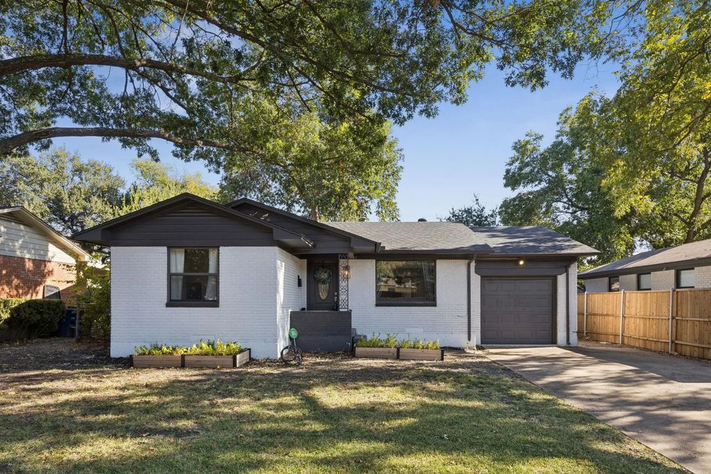 2472 Highwood Drive, Dallas