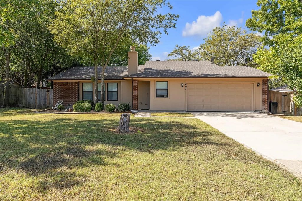 404 S Walnut Creek Drive, Mansfield
