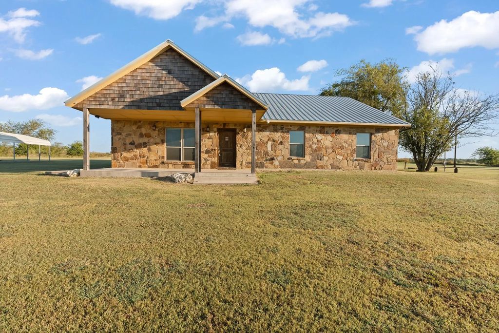 3800 County Road 1011, Godley