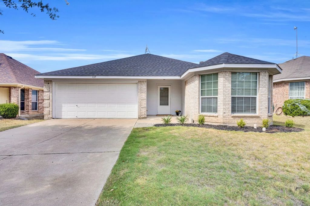 137 Old Settlers Trail, Waxahachie