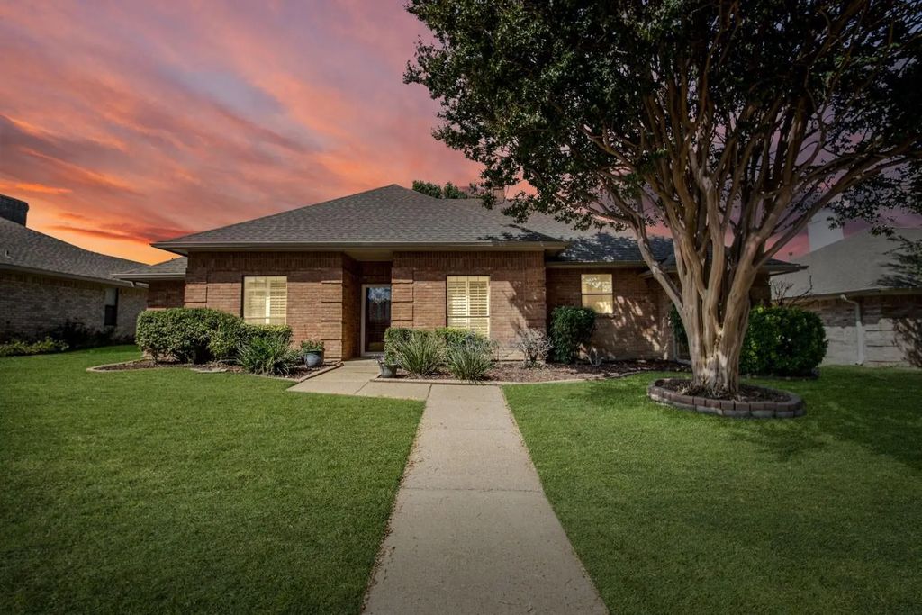 3213 Bending Oaks Trail, Garland