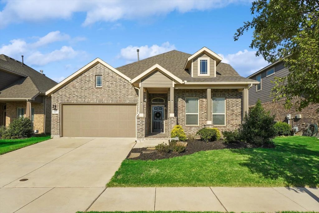 821 Meadows Drive, Argyle