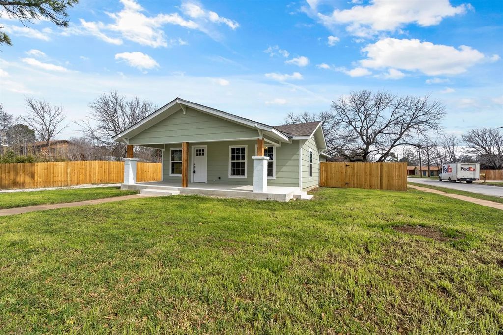 910 S Seaman Street, Eastland