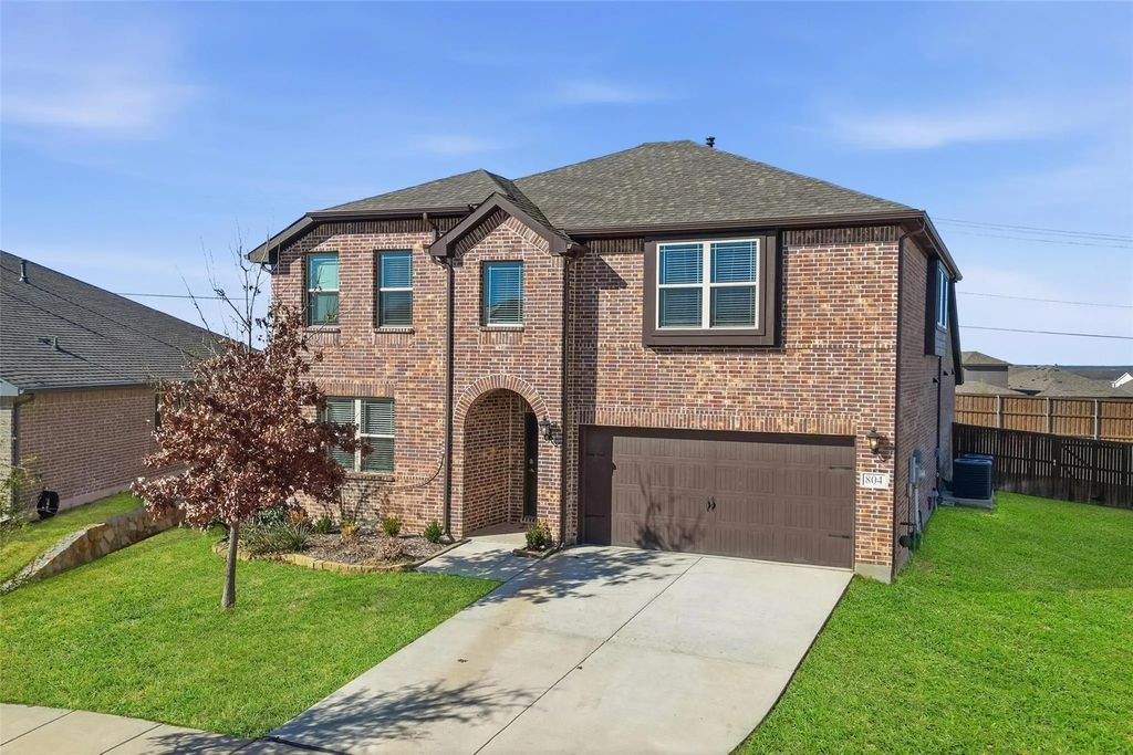 804 Saratoga Road, Aubrey