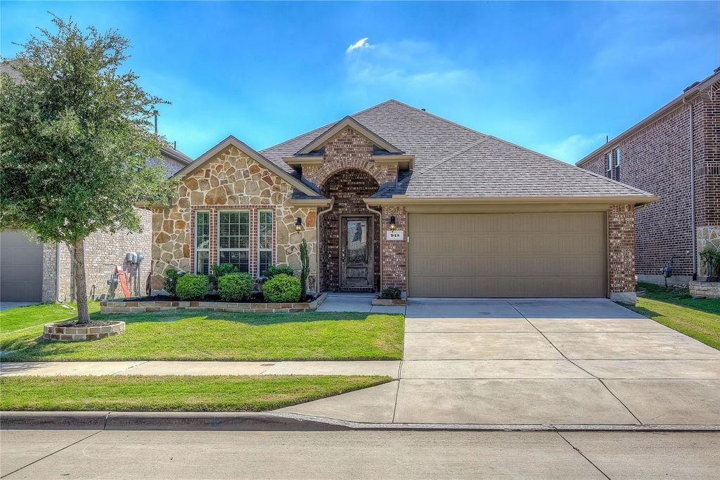945 Bluebird Way, Celina