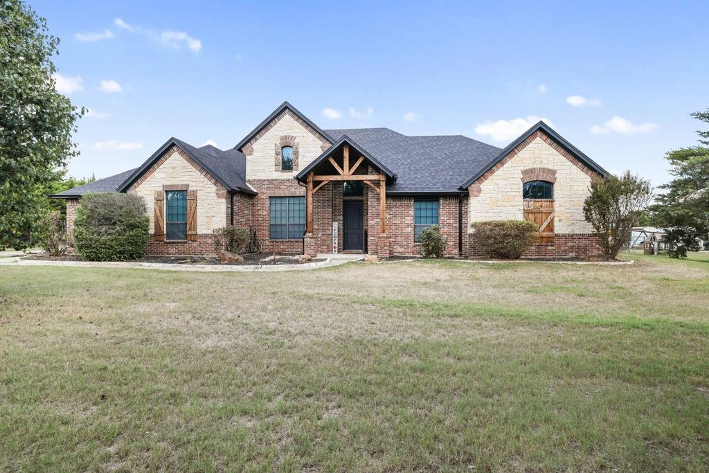 200 N Oak Branch Road, Waxahachie