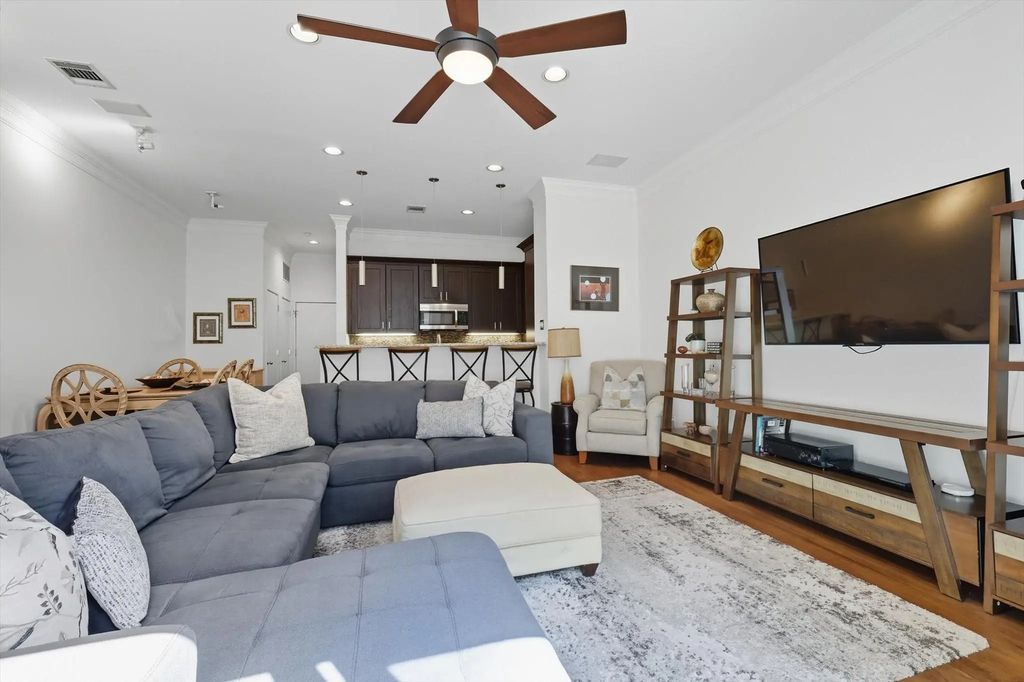 4125 Cole Avenue 7, Dallas