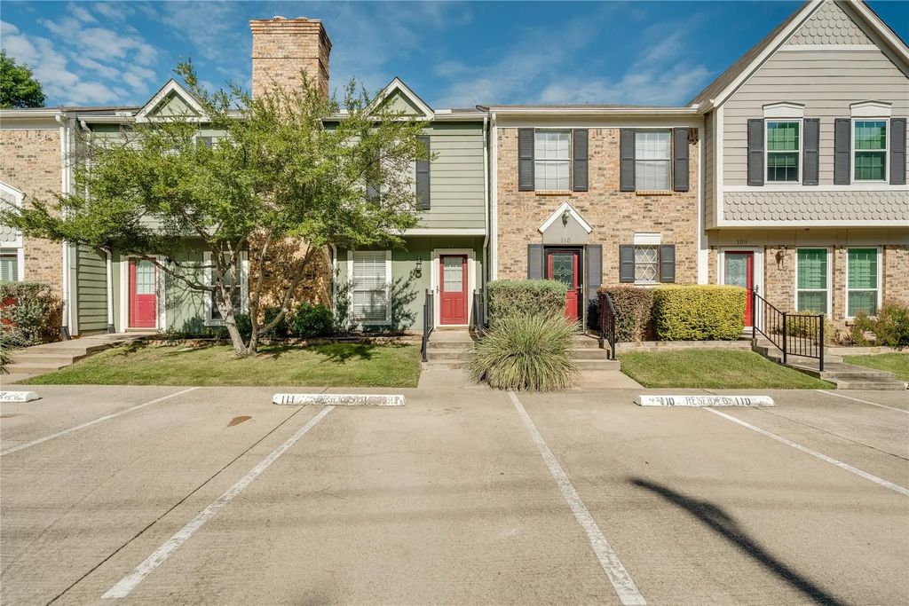 111 Churchill Lane, Euless