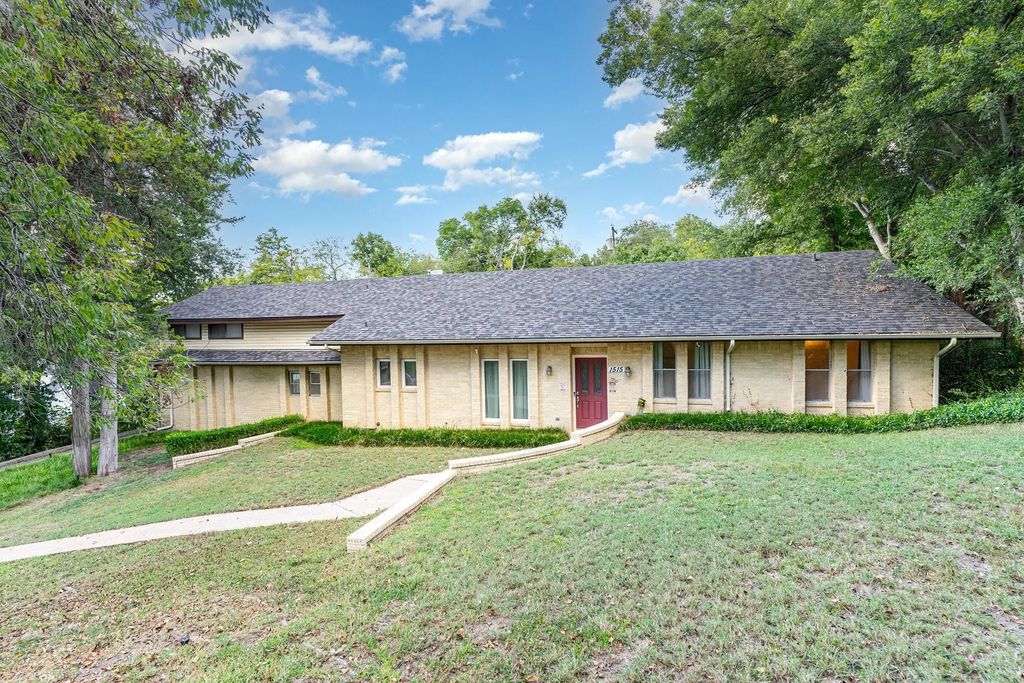 1515 Valley View Drive, Cedar Hill