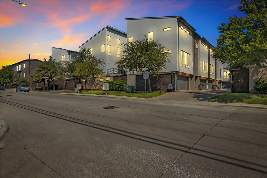 4915 Flitwick Court, Dallas