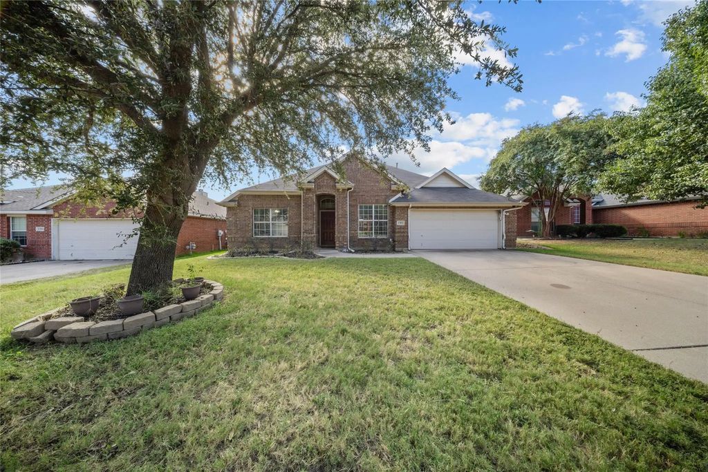 1303 Maple Terrace Drive, Mansfield
