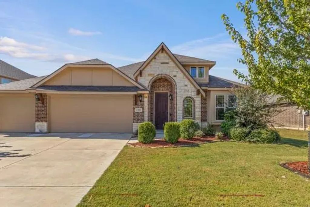 1304 Monticello Drive, Burleson