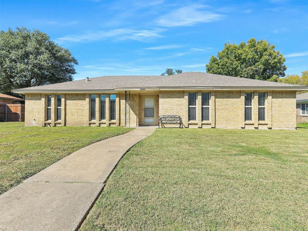 2009 Westlake Drive, Plano