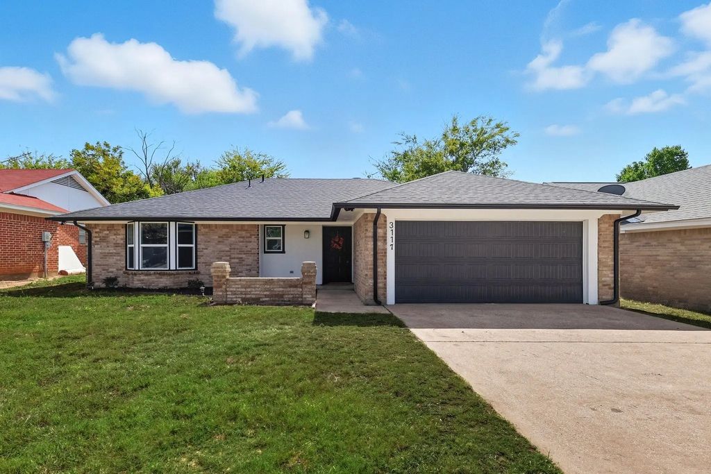3117 Meadowmoor Street, Fort Worth
