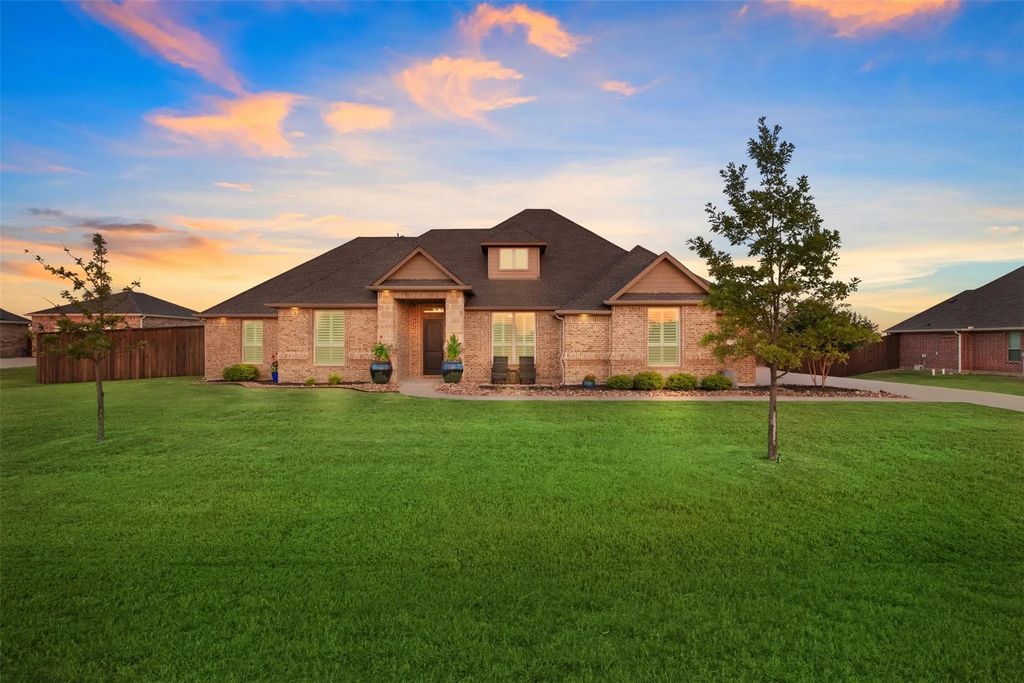181 Bluestem Way, Waxahachie