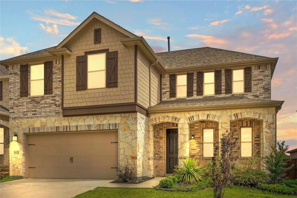 1028 West Drive, Aubrey
