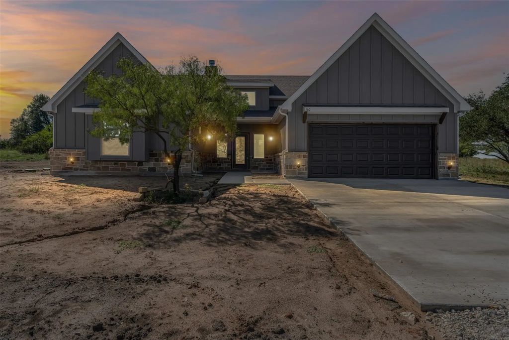 160 Gilmore Court, Lipan