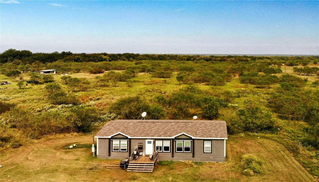20570 County Road 3160, Hubbard