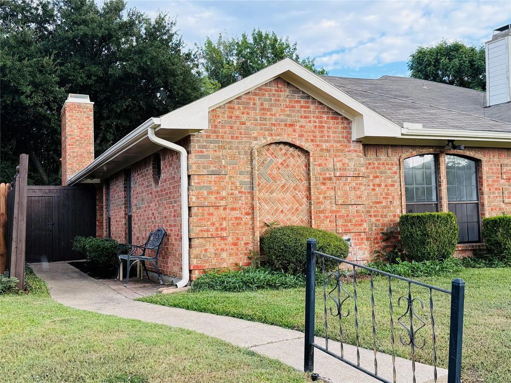 2008 Hearthside Lane, Garland