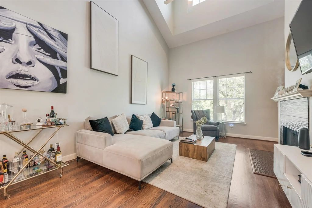 4904 Live Oak Street 302, Dallas