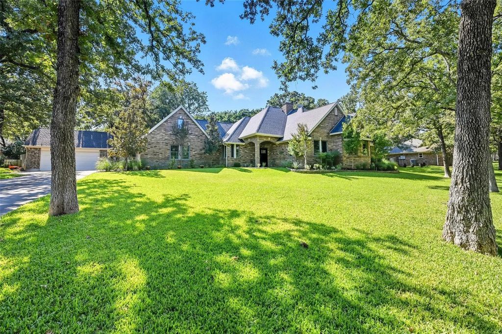 124 Westlake Woods Drive, Azle