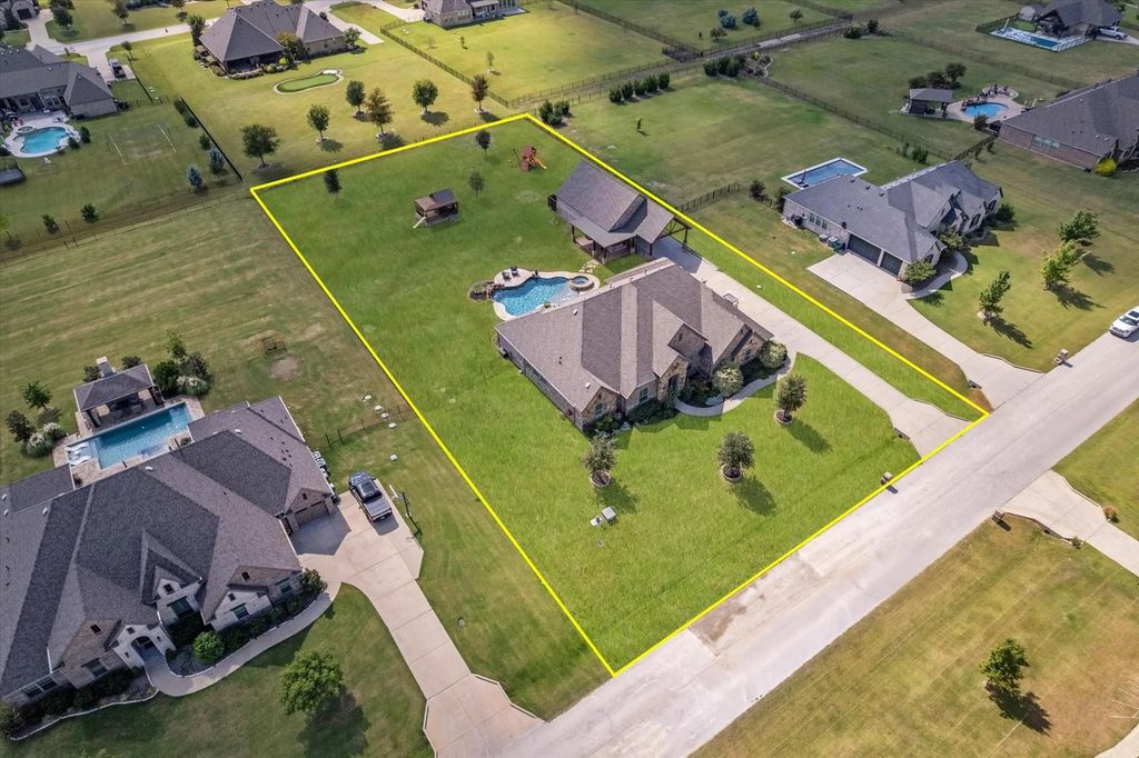 2077 Cattle Street, Celina