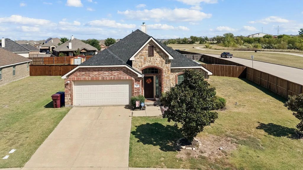100 Velvet Court, Forney