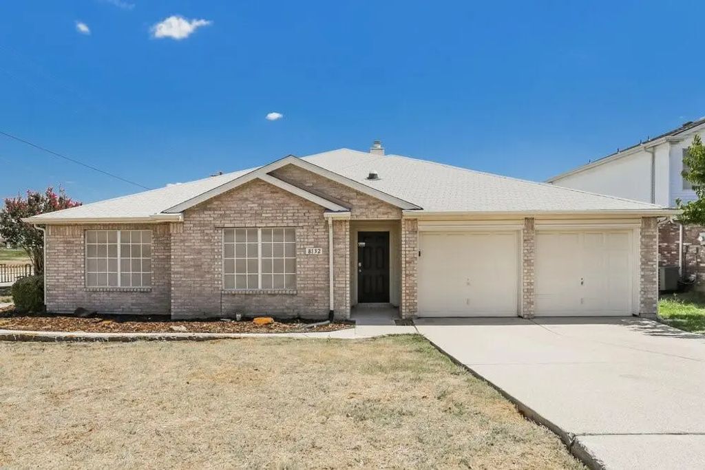 8132 Fox Chase Drive, Fort Worth