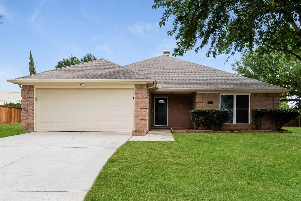 1309 Allante Court, Euless