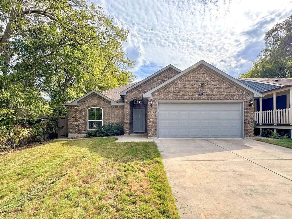 8211 Downe Drive, White Settlement