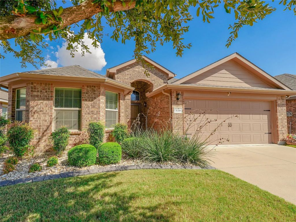 320 Fawn Hill Drive, Fort Worth