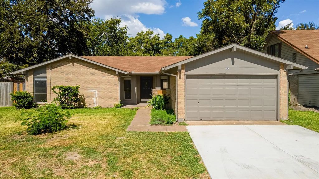 326 E Springdale Lane, Grand Prairie