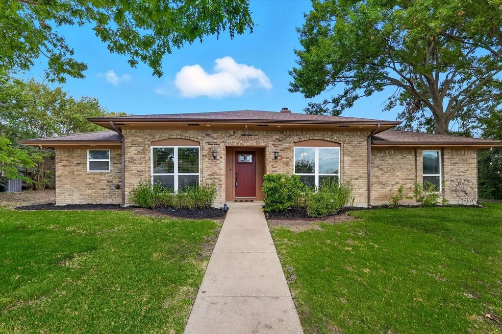 2901 Crow Valley Trail, Plano