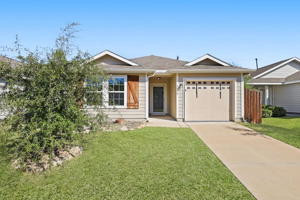 5652 Mcclelland Street, Forney