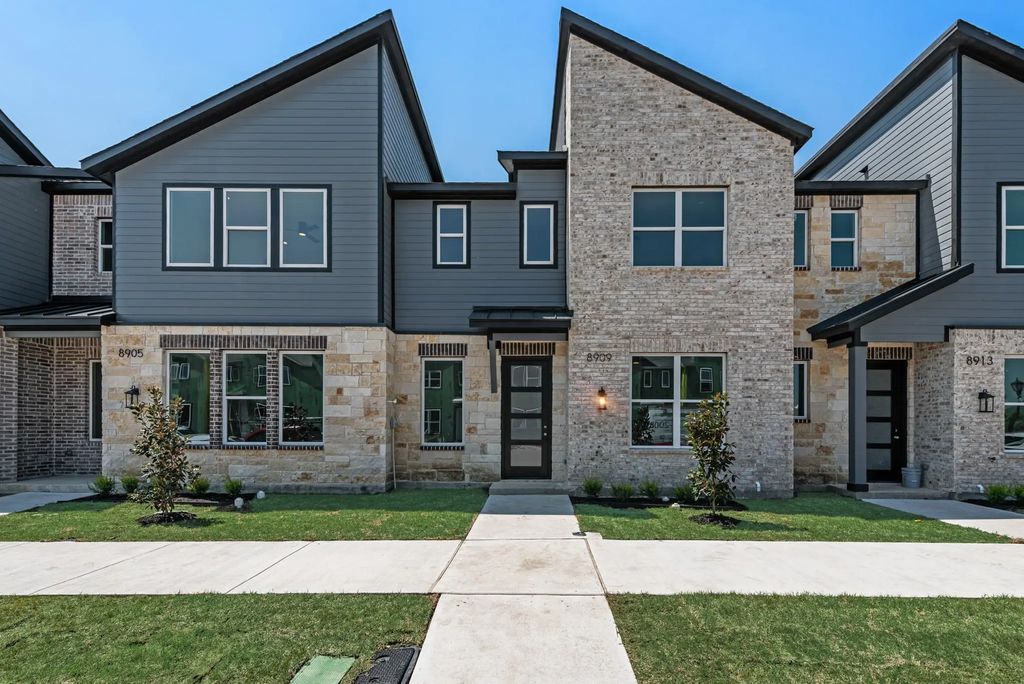 8909 Lowell Street, Rowlett