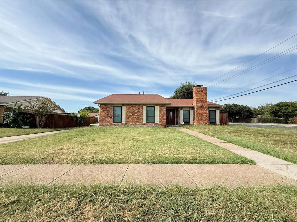 936 Stone Trail Drive, Plano