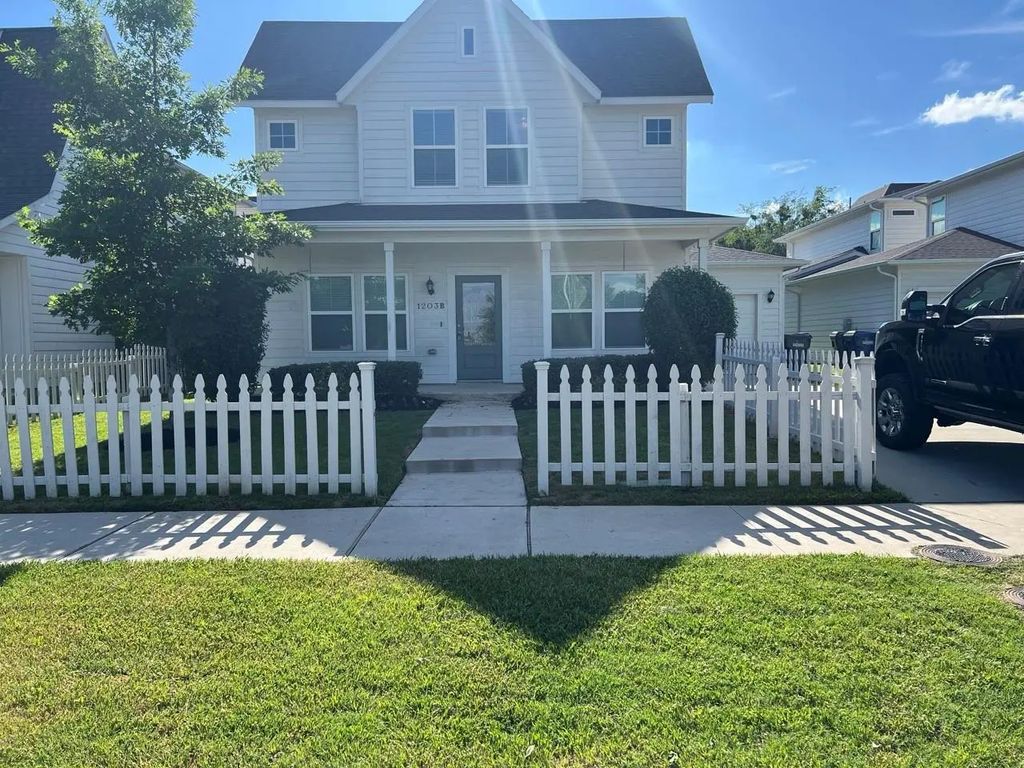 1201 N Tennessee Street B, McKinney