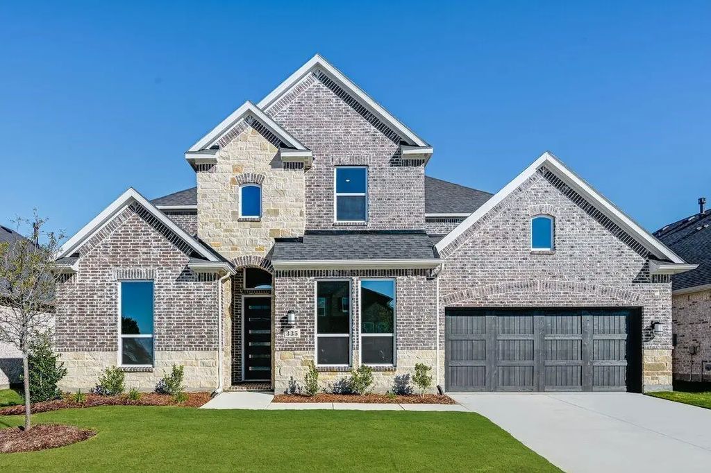 335 Trillium Street, Oak Point