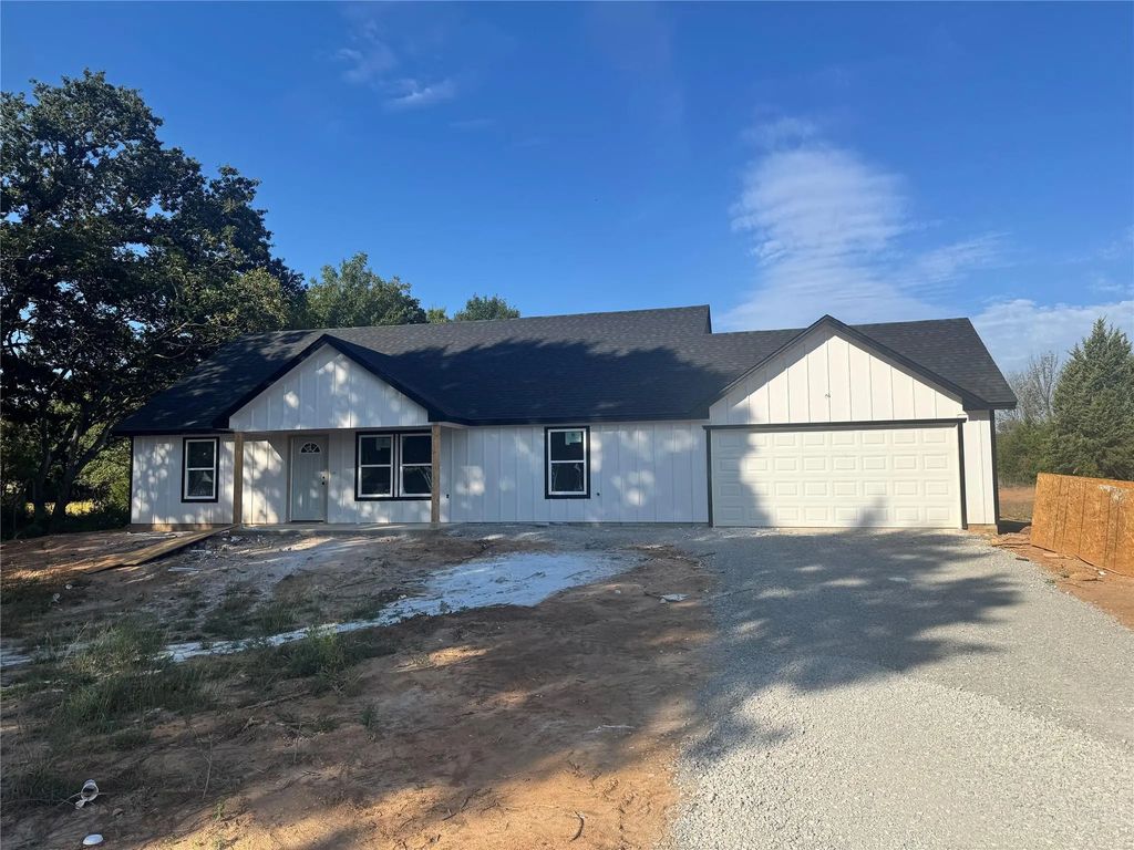 1016 Bradshaw Court, Springtown