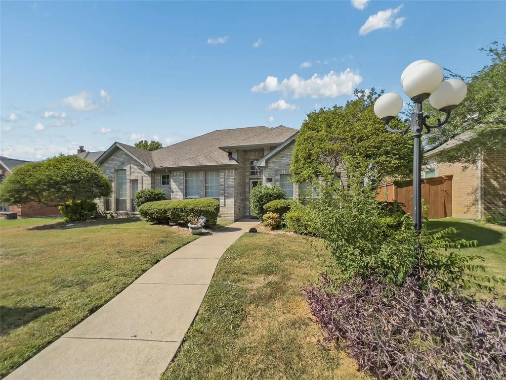 1407 Lost Creek Drive, DeSoto